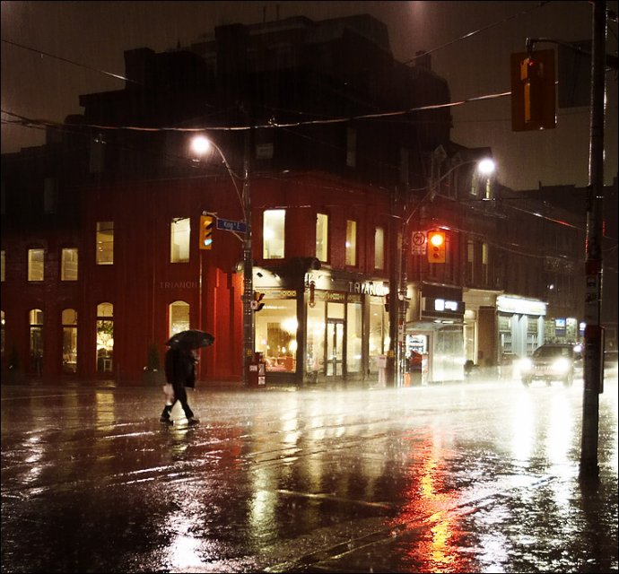 umbrella-man_rain_sherbourne_night.jpg, 223 KB